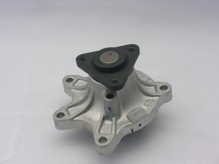 TOYOTA Помпа воды Yaris 00- GMB GWT-101A