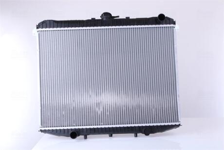 FORD Радіатор охолодження двиг. Maverick 2.7TD 93- NISSENS 62069A